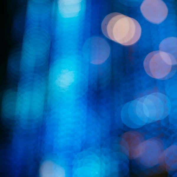 Abstract image of light rays creating a sense of clarity and focus.